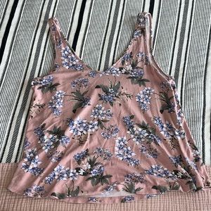 Soft & sexy American Eagle Flowy Floral Tank